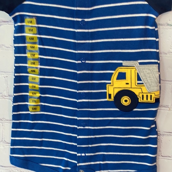 🌸NWT Carter’s Outfit 6 Months - Picture 2 of 3